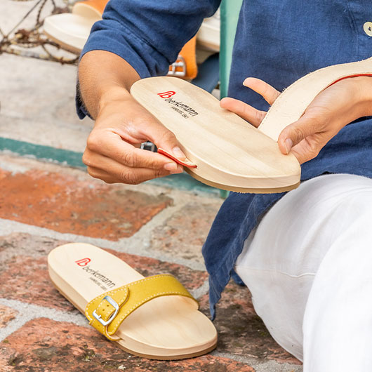 Hier vind je slippers en clogs voor dames