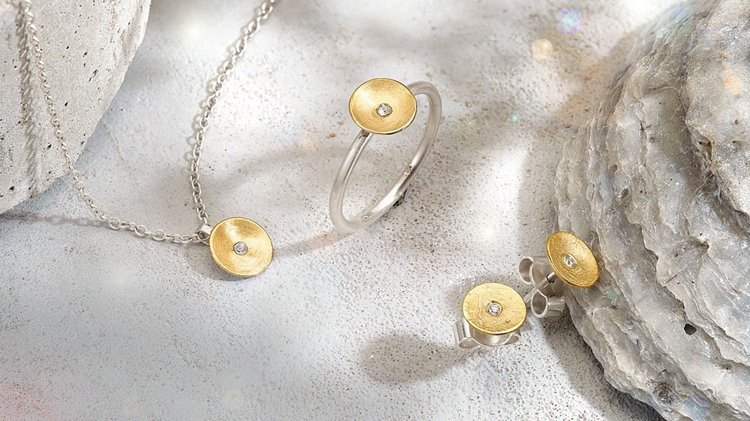 Prachtige sieraden, handgemaakt in Duitsland met milieuvriendelijk geschept riviergoud.
