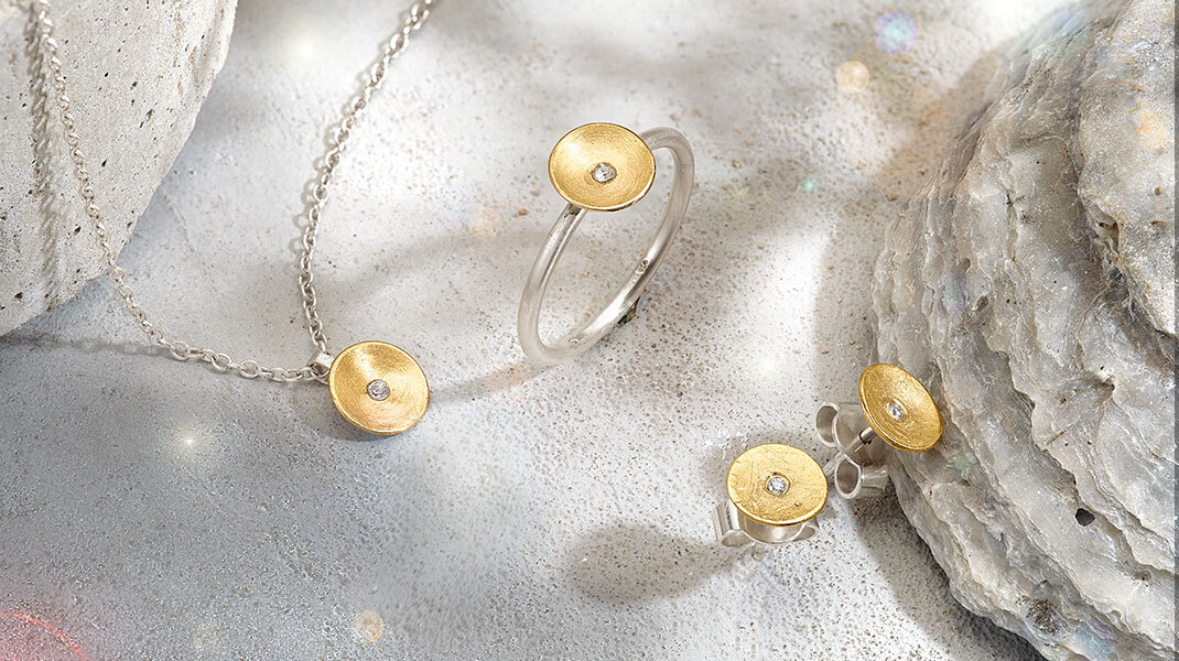 Prachtige sieraden, handgemaakt in Duitsland met milieuvriendelijk geschept riviergoud.