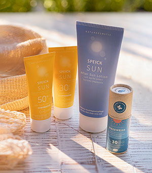 Goed beschermd de zomer door met zonnebrandcrème in natuurlijke cosmetica kwaliteit.